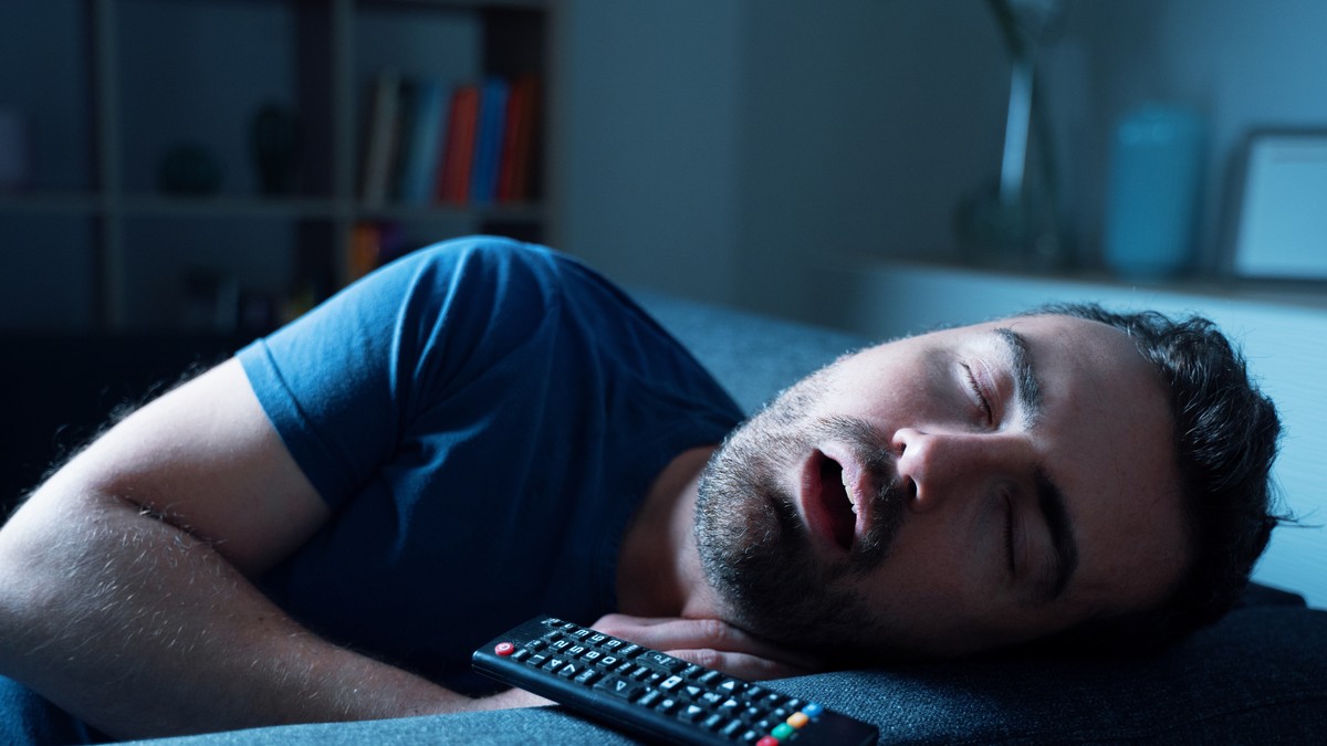 Spavanje sa uključenim televizorom šteti zdravlju na više načina
