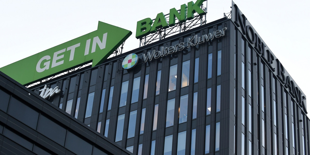 Getin Noble Bank powstał w wyniku połączenia Getin Banku i Noble Banku w 2010 roku. Jest kontrolowany przez Leszka Czarneckiego i notowany na GPW.