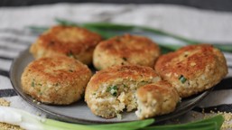 pyszny obiad na popielec. podajemy przepis, ty gotujesz.  kotlety jajeczne puszyste i chrupiące