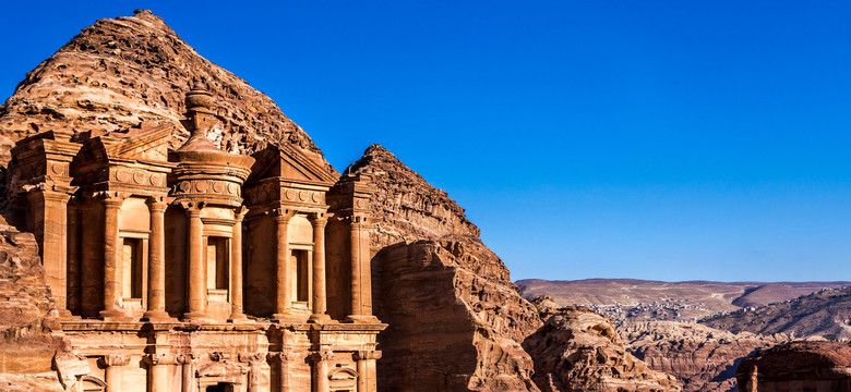 Petra w Jordanii. Zapierające dech w piersiach kamienne miasto