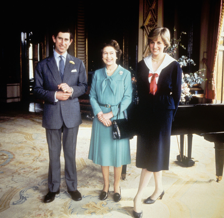 Księżna Diana, królowa Elżbieta II i książę Karol