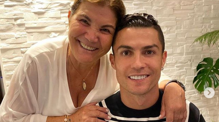 Cristiano Ronaldo a számára legfontosabb két nőnek is üzent anyák napja alkalmából. /Fotó: Facebook