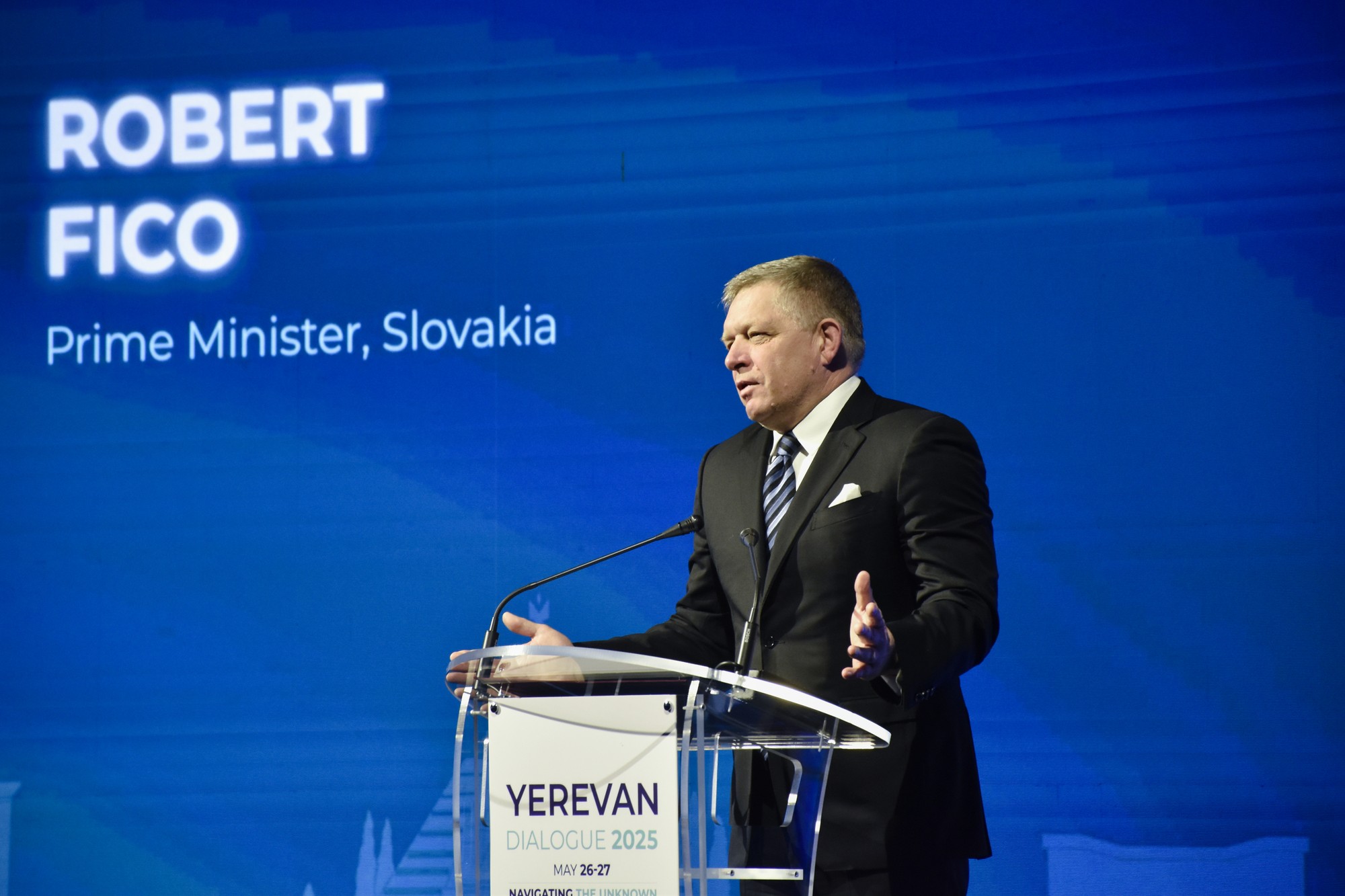 Robert Fico počas zahraničnej cesty v Arménsku. 