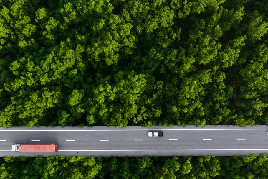 Oprócz substancji emitowanych przez pojazdy, ekologiczny asfalt zredukuje też poziom rakotwórczych związków pochodzących z ogrzewania domów paliwami konwencjonalnymi. 