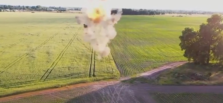 Zniszczone rosyjskie Su-30 i MiG-29. Lotnisko w Kursku zaatakowały... drony z kartonu