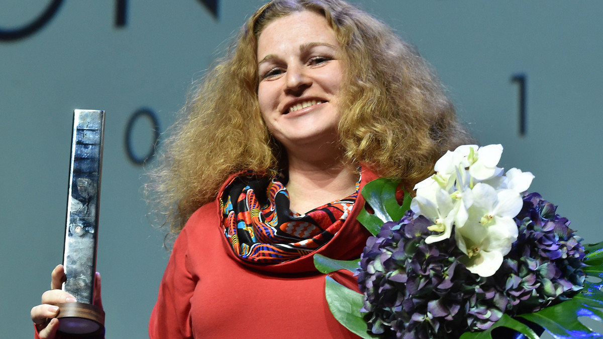 Żanna Słoniowska, autorka debiutanckiej powieści "Dom z witrażem", została laureatką Nagrody Conrada za najlepszy debiut literacki 2015 roku. Uroczyste wręczenie nagrody odbyło się w niedzielę wieczorem na zakończenie literackiego Festiwalu Conrada.