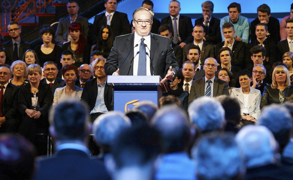 Saryusz-Wolski na wiecu PO