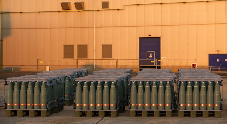 Pallets,Of,155,Mm,Artillery,Ammunition,In,The,Yard,Of