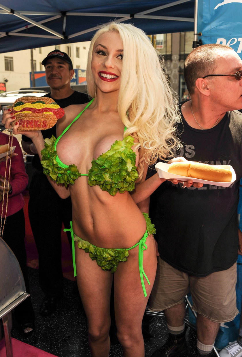 Courtney Stodden na promocji wegetariańskich hot-dogów