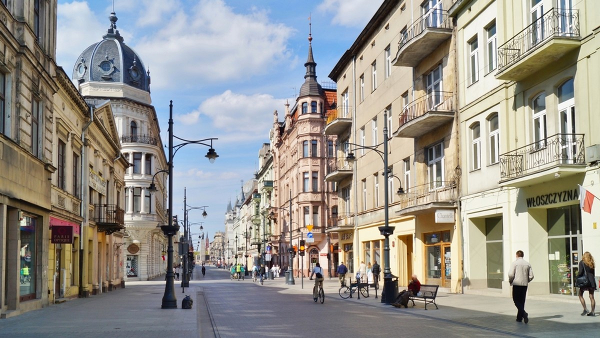 Zakończyła się druga edycja łódzkiego konkursu architektonicznego na przygotowanie projektu "Współczesnej Łódzkiej Kamienicy". Takiej, która pozostając budynkiem współczesnym, jednocześnie "zgra się" z zabytkowym otoczeniem.