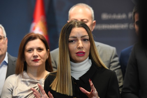 Mesarović dodelila rešenja o bespovratnim sredstvima u Zlotu i Luki: Cilj je da imamo srpske kvalitetne proizvode, jer su najbolji