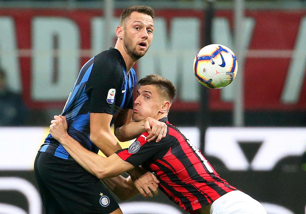Liga włoska: Piątek zatrzymany przez obrońców Interu. Polak bez gola w derbach Mediolanu [WIDEO]