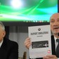 Jarosław Kaczyn´ski i Antoni Macierewicz prezentuja?cy Raport Smolen´ski