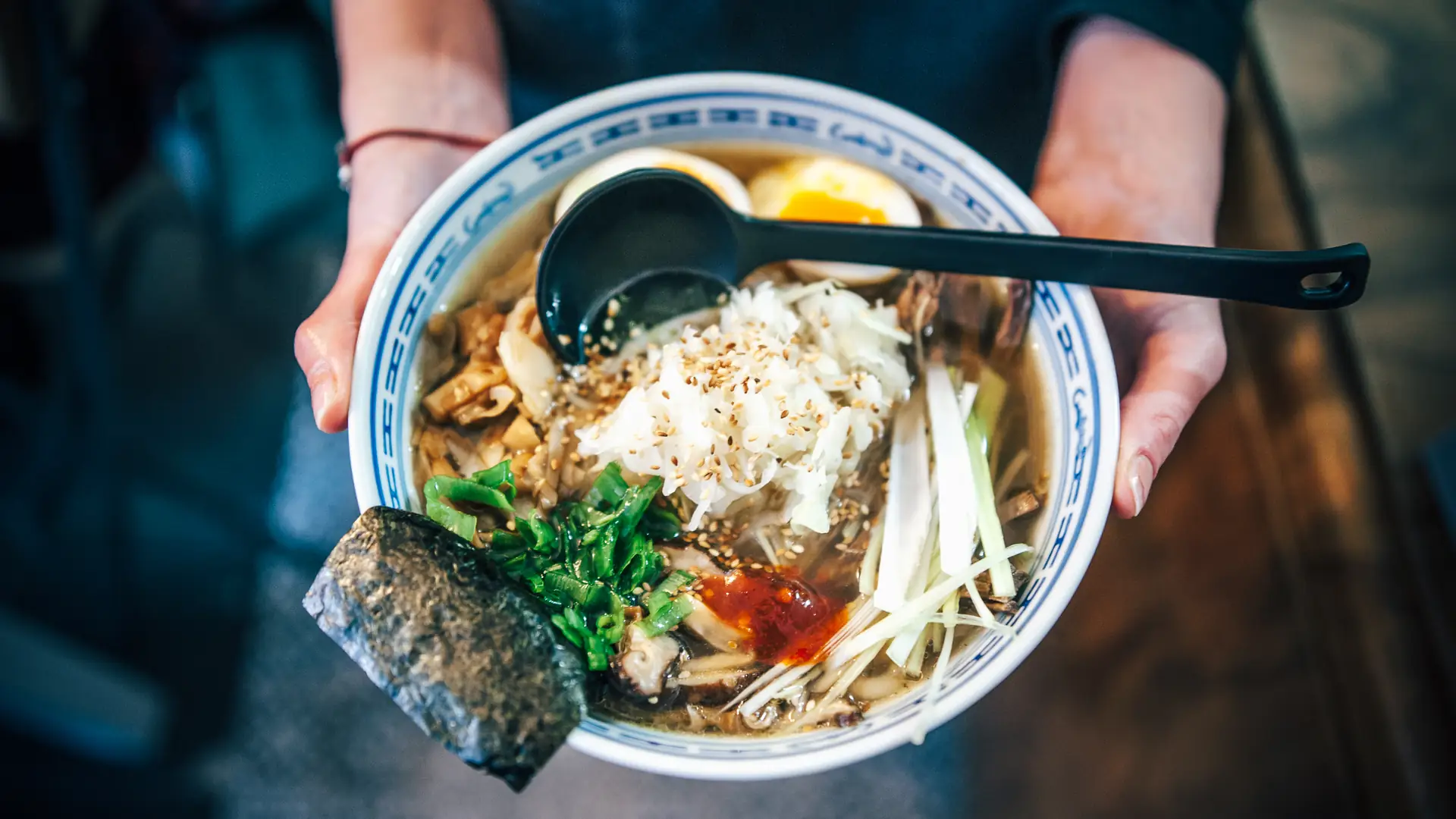 W końcu i Kraków zasłużył na dobry ramen. Krakowianie już pokochali Ramen People