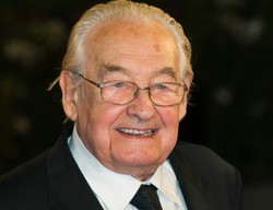 Andrzej Wajda: Wałęsa nas w niczym nie wyręczy