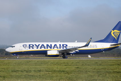 Ryanair rozpoczyna wypłatę odszkodowań pasażerom. Winę zrzuca na "błędne zaplanowanie urlopów"