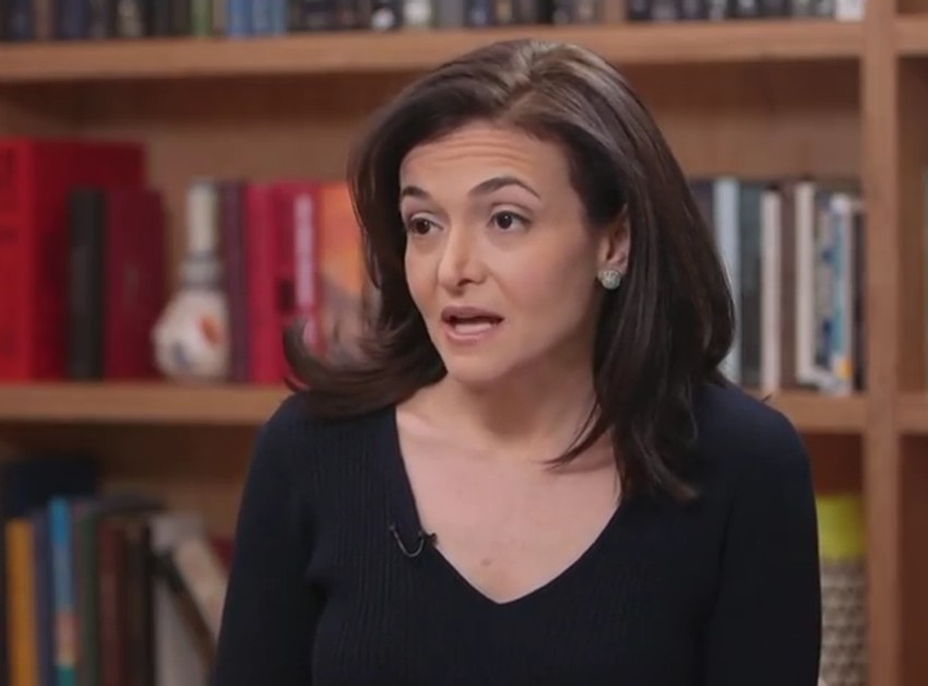 Šeril Sandberg je bila  na visokim pozicijama u Svetskoj banci i Ministarstvu finansija za vreme predsednika Bila Klintona.