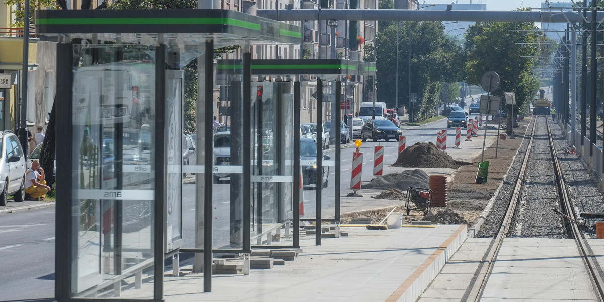 Tramwaje wracają po remoncie na ulicę Królowej Jadwigi