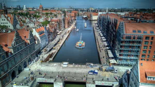 Od długiego majowego weekendu mieszkańcy Gdańska i turyści mogą już spacerować po całym Długim Pobrzeżu.