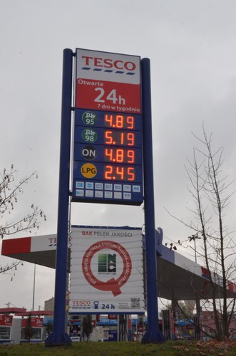 Ceny benzyny, oleju napędowego i gazu LPG. Zdjęcie wykonano w Lublinie 26.11.2014