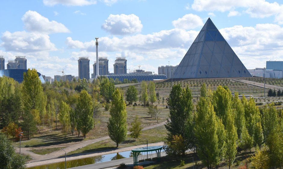 Obszerne parki i monumentalna architektura - to znak rozpoznawczy miasta.