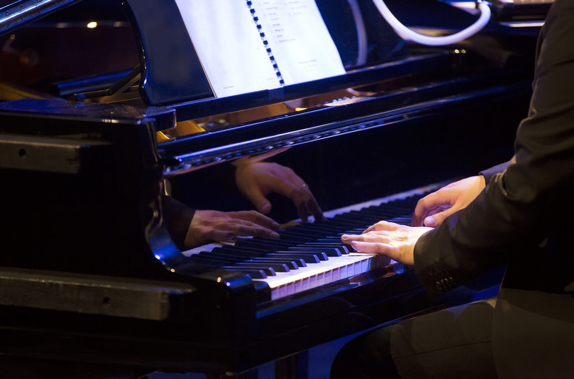 Polski pianista Szymon Nehring zwycięzcą konkursu pianistycznego w Tel-Awiwie