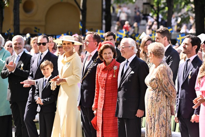 Princeza Viktorija sa suprugom i sinom, kralj Karl Gustav i kraljica Sofija