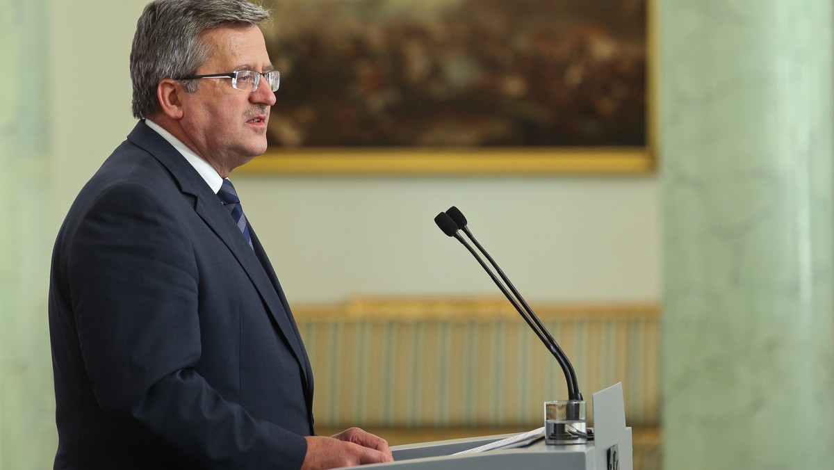 Prezydent Bronisław Komorowski przyjął w czwartek w Belwederze szefa MSZ Francji Laurenta Fabiusa. Prezydent podkreślił wolę nowego otwarcia w stosunkach między Warszawą a Paryżem - powiedział PAP po spotkaniu prezydencki minister Jaromir Sokołowski.