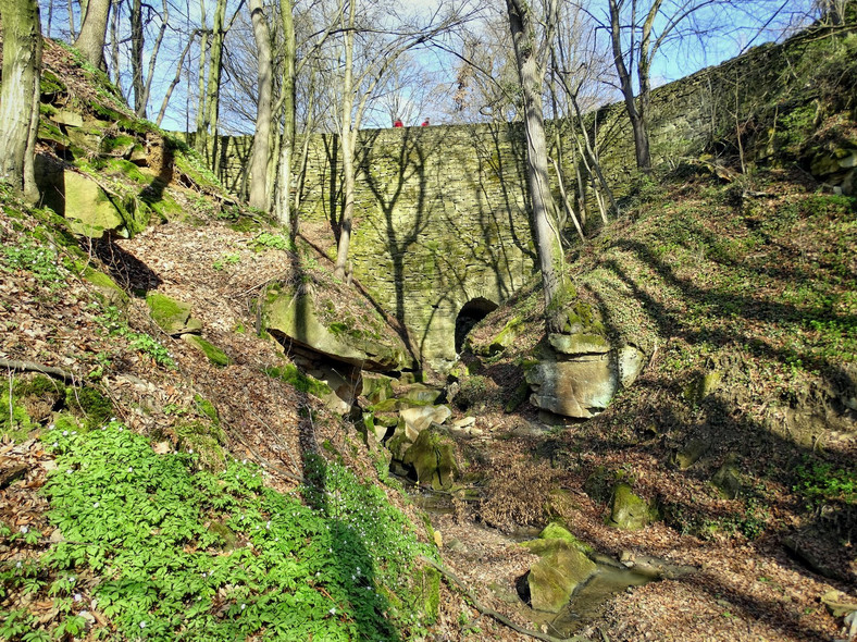 Most Jana Stacha (Most Mocarza) w Znamirowicach nad Jeziorem Rożnowskim