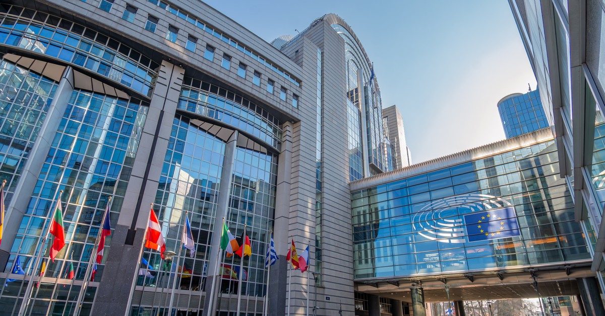 Parlament i Rada UE doszły do porozumienia w sprawie pakietu Omnibus I. CSDDD zacznie obowiązywać później