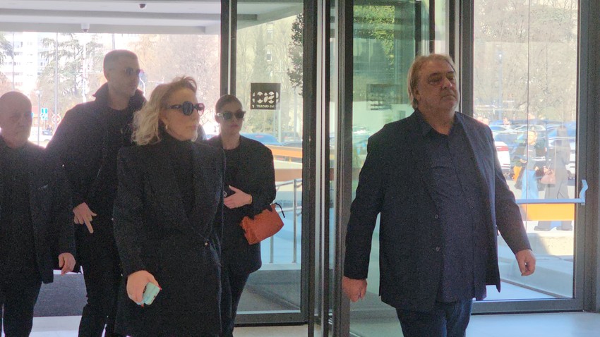 Brena i Boba sa sinom i snajkom stigla na komemoraciju