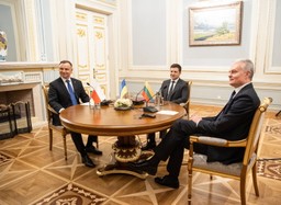 Spotkanie prezydentów w Kijowie. Duda mówił o sankcjach, "które zablokują możliwości podróżowania np. obywatelom Rosji"