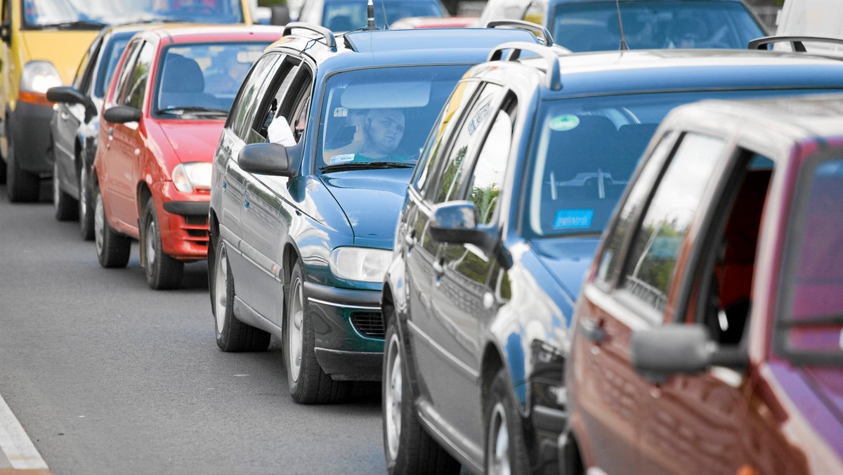 To będzie trudny weekend dla kierowców. Drogowcy na czas remontu zamykają przejazd kolejowy na ul. Golęcińskiej - informuje epoznan.pl.