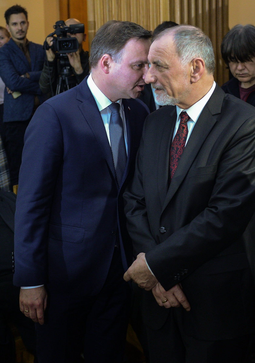 Politycy chcą wciągnąć swoją rodzinę do Sejmu