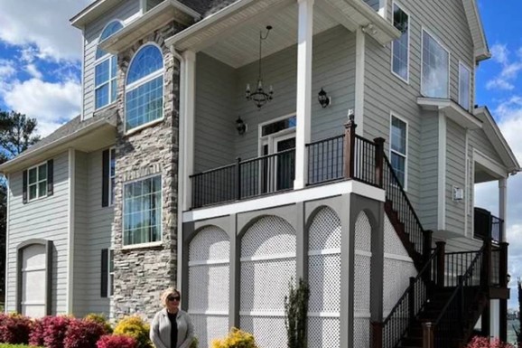 (FOTO) Ova kuća u Americi na obali mora je VANBRAČNOG SINA NAŠEG ČUVENOG PEVAČA: Ima izlaz pravo na plažu, od ovoga luksuznije ne postoji