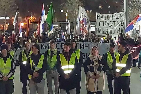 702891_migranti-makedonija01tanjugfoto-ap