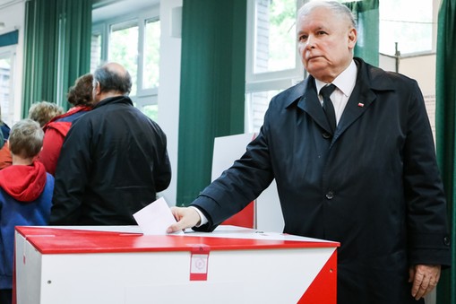 Prof. Łętowska: - A to, co opowiada pan Kaczyński, przywódca partii rządzącej, neguje samą potrzebę zachowania rzetelności przy wyborach.