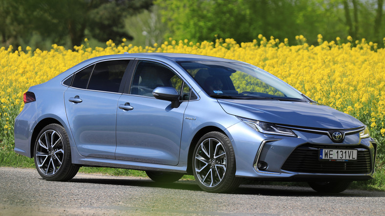 Toyota Corolla 1.8 Hybrid Executive | Test