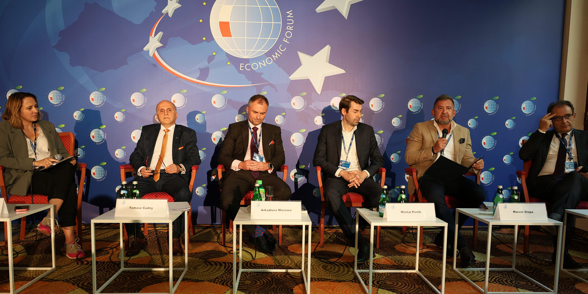 Debata: „ESG: Standard w nowoczesnym biznesie”, która odbyła się w ramach XXXII Forum Ekonomicznego w Karpaczu.