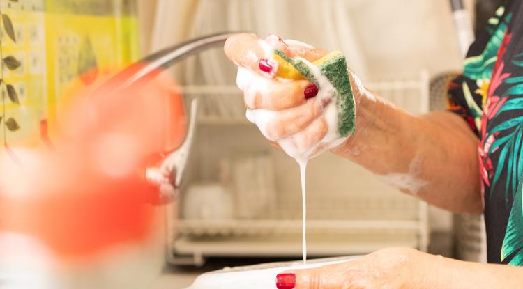 Pár perc alatt varázsolhatsz tisztaságot a konyhában Fotó: Getty Images