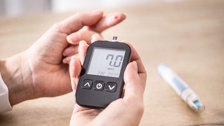 cukorbetegség, vércukor mérés vércsepp tesztcsík