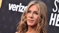 Jennifer Aniston arcáról egy kommentelő: „Elvesztette minden bájosságát. Miért nem hagyja békén, hogy természetesen öregedjen?” 