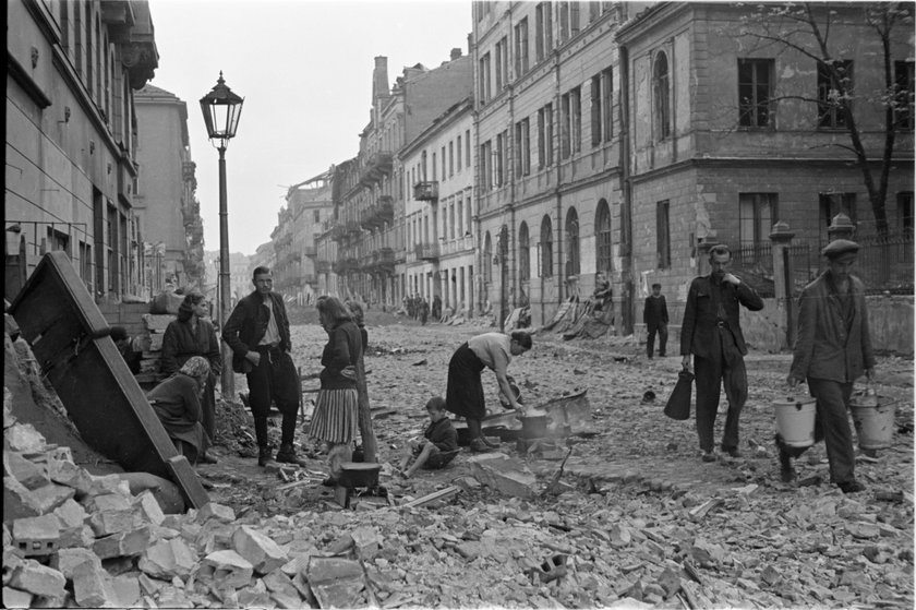 Muzeum Warszawy udostępniło kolekcję zdjęć Sylwestra Brauna