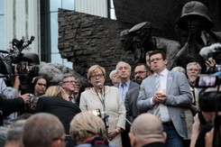 Gersdorf przemówiła przed SN. Gronkiewicz-Waltz, Rzepliński i Borusewicz odśpiewali hymn Polski