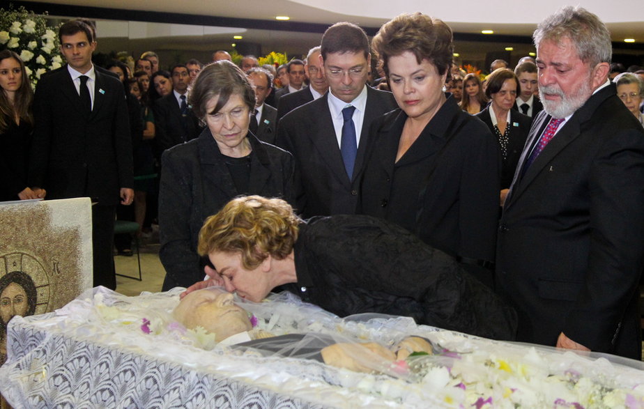 Marzec 2011 r. ówczesna prezydent Brazylii Dilma Rousseff i były (obecny) prezydent Luiz Inácio Lula da Silva na pogrzebie byłego wiceprezydenta José Alencara w  Palácio do Planalto  – oficjalna siedziba głowy państwa