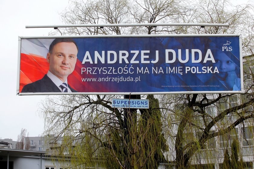 Duda dogania Komorowskiego 