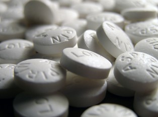 Aspiryna może chronić przed ciężkim przebiegiem Covid-19 [BADANIE]
