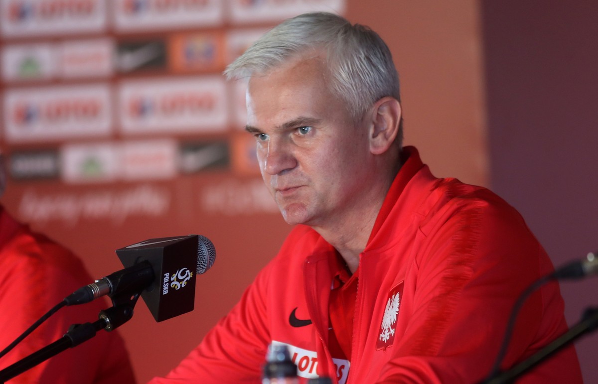 Magiera: Jesteśmy coś winni kibicom. Oczekuję zwycięstwa w meczu z Tahiti
