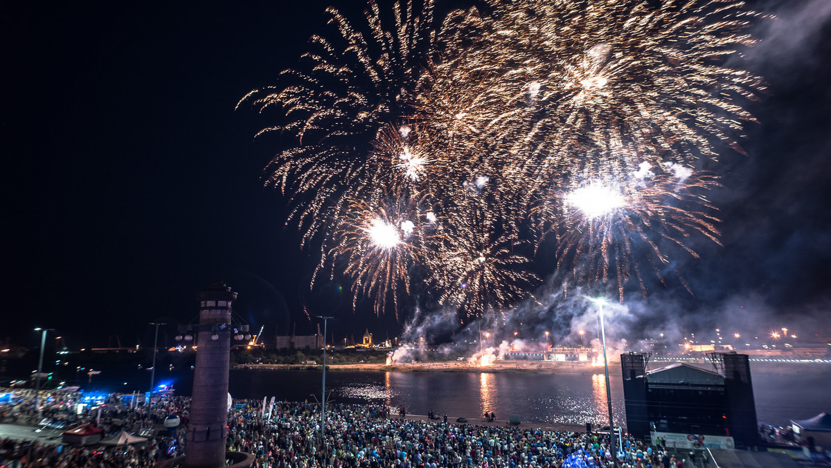 Przed nami IX edycja Festiwalu Sztucznych Ogni Pyromagic Szczecin 2016. Podczas imprezy w najbliższy weekend na szczecińskim niebie swój świetlny spektakl pokażą cztery firmy z całego świata. Na mieszkańców czeka jednak również sporo zmian i utrudnień w ruchu.