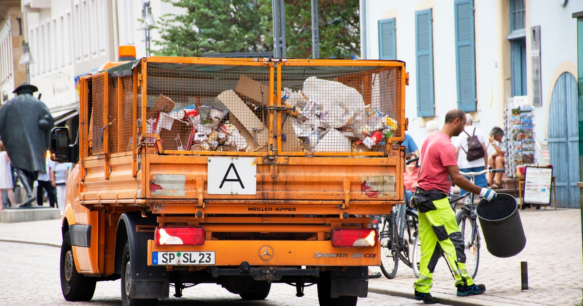 Noua idee a germanilor despre refugiați.  Carduri în loc de numerar și muncă obligatorie